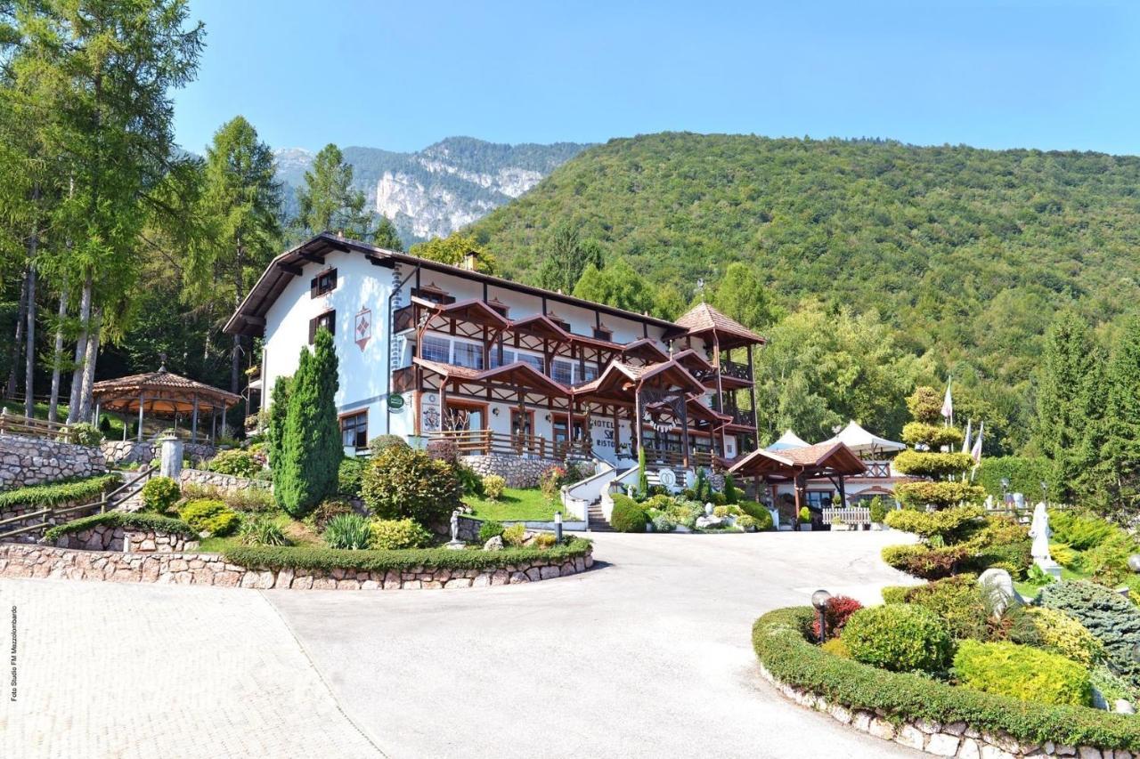 Hotel Ristorante Scoiattolo Sporminore ภายนอก รูปภาพ