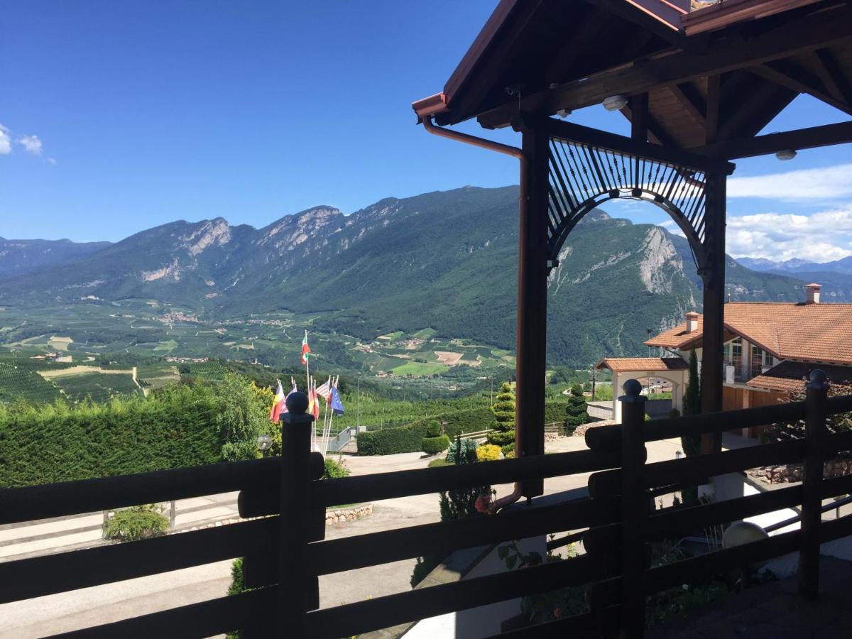 Hotel Ristorante Scoiattolo Sporminore ภายนอก รูปภาพ