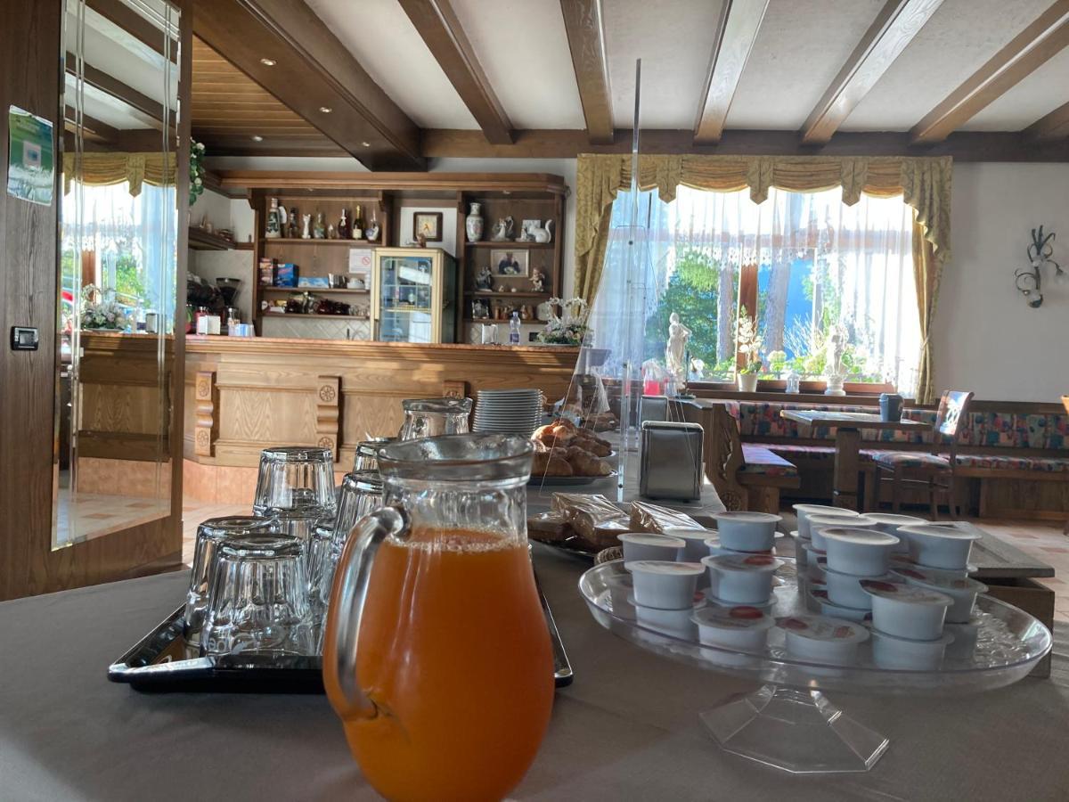 Hotel Ristorante Scoiattolo Sporminore ภายนอก รูปภาพ